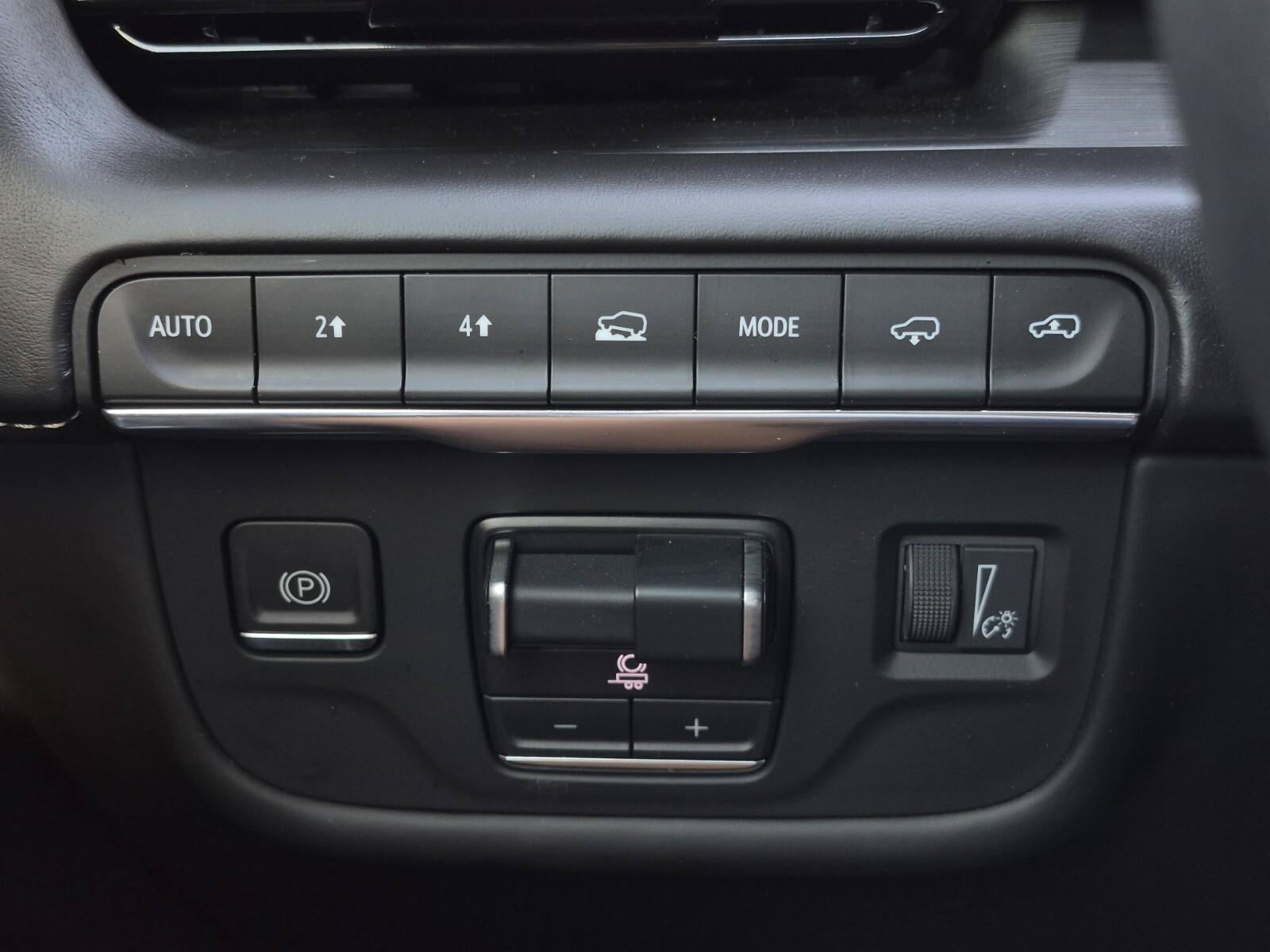 Used 2023 Cadillac Escalade ESV Sport Platinum w/ LPO, Floor Liner Package AWD/4WD image 43