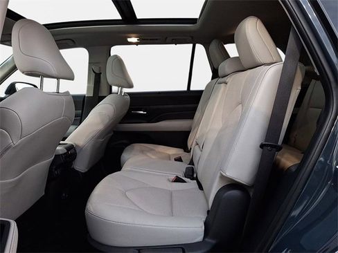 Certified 2024 Toyota Grand Highlander Limited image 17