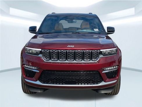 New 2025 Jeep Grand Cherokee Summit image 10