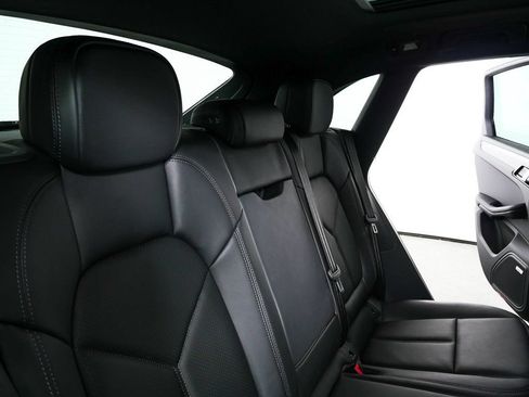 Certified 2026 Porsche Macan AWD/4WD image 24