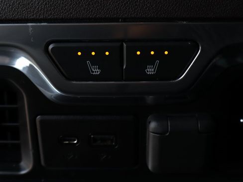 Used 2019 Chevrolet Silverado 1500 LTZ w/ LTZ Premium Package image 41