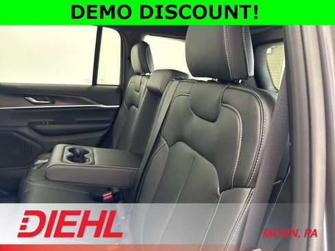 New 2025 Jeep Grand Cherokee Limited w/ Trailer Tow Package image 18