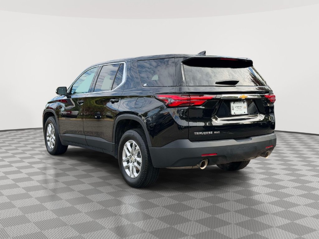Used 2023 Chevrolet Traverse LS w/ Safety Package AWD/4WD image 5