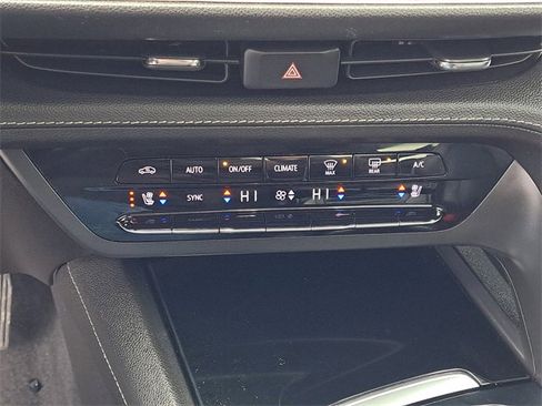 Used 2021 Buick Envision Avenir w/ Technology Package II image 18