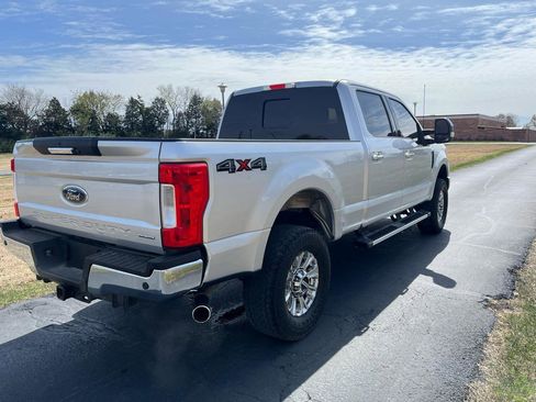 Used 2017 Ford F250 Lariat w/ Chrome Package image 8
