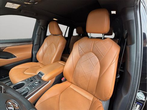 Used 2023 Toyota Highlander Platinum AWD/4WD image 22