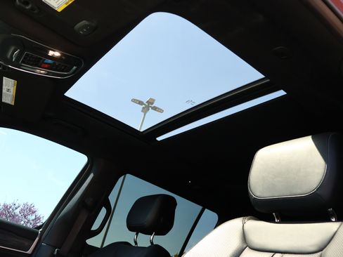 Used 2022 Jeep Wagoneer Series III w/ Premium Group I image 30