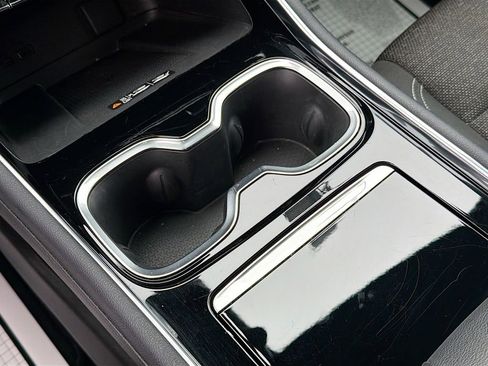 Used 2024 Chevrolet Traverse LT image 28