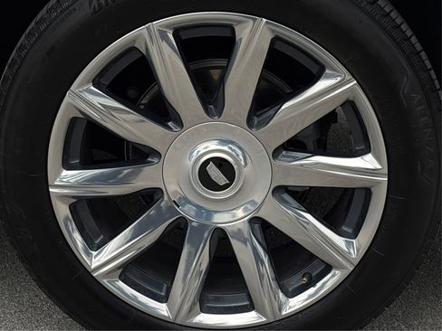 Certified 2024 Cadillac Escalade ESV Premium Luxury Platinum image 13