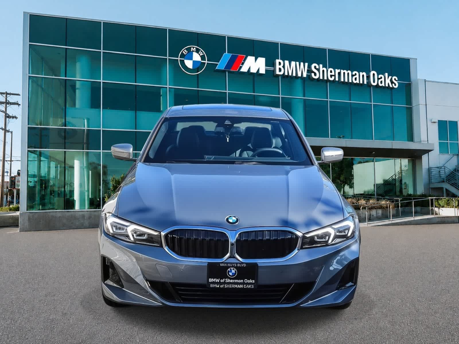 Used 2026 BMW 330i Sedan w/ Convenience Package RWD image 4