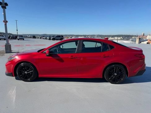 Used 2025 Toyota Camry SE FWD image 6