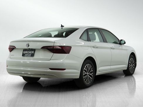 Used 2020 Volkswagen Jetta SE w/ SE Cold Weather Package image 5