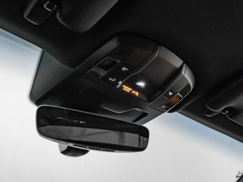 Used 2025 Porsche 911 Carrera image 47