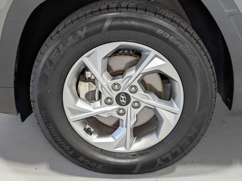 Used 2024 Hyundai Tucson SE AWD/4WD image 3