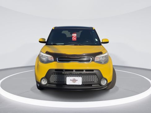 Used 2015 Kia Soul + w/ Primo Package FWD image 2