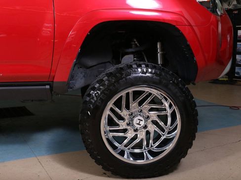 Used 2017 Toyota 4Runner TRD Off-Road Premium AWD/4WD image 23