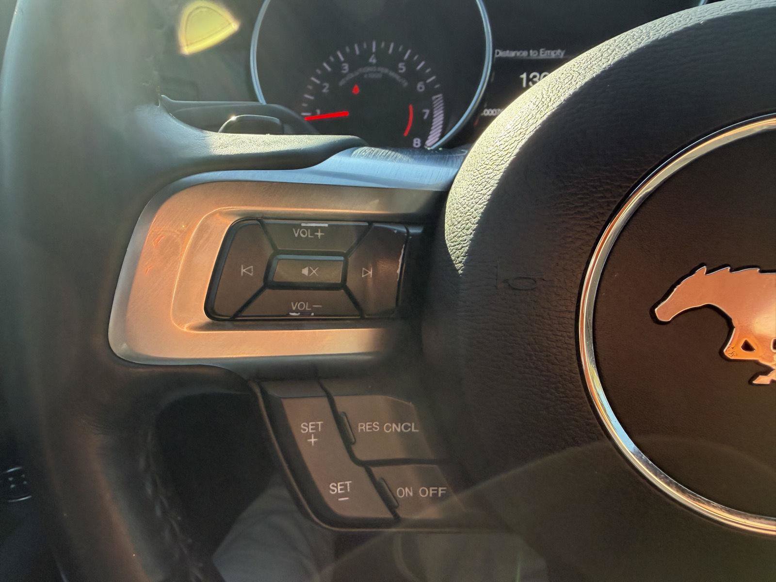Used 2018 Ford Mustang Coupe RWD image 15