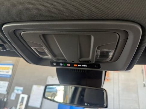 Used 2022 GMC Sierra 1500 SLT RWD image 8