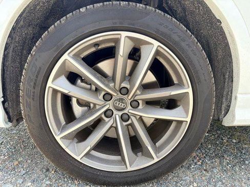 Certified 2025 Audi Q3 2.0T Premium w/ Convenience Package AWD/4WD image 5