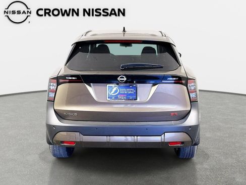 New 2026 Nissan Kicks SR FWD image 6