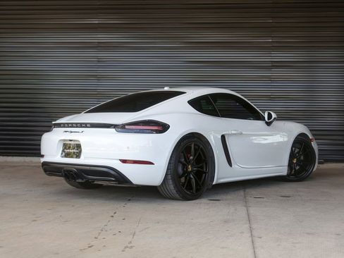Certified 2025 Porsche 718 Cayman S RWD image 7