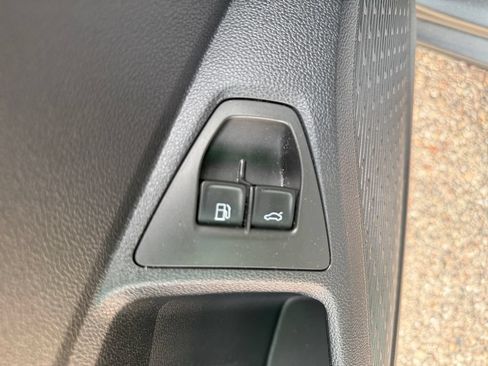 Used 2024 Volkswagen Jetta SE FWD image 36