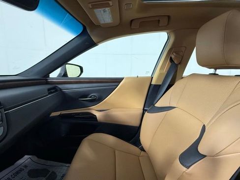 Used 2025 Lexus ES 350 w/ Premium Package FWD image 24