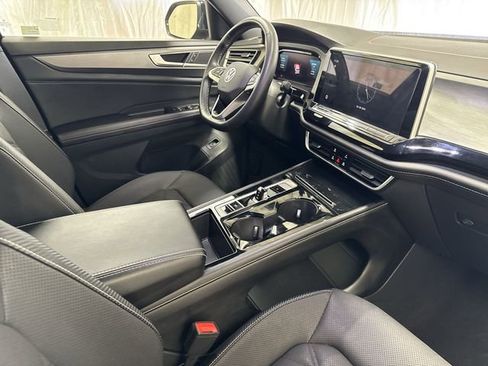 Used 2024 Volkswagen Atlas Cross Sport SE image 26