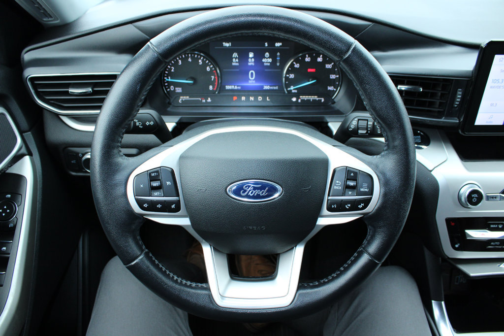 Used 2022 Ford Explorer XLT w/ Equipment Group 202A AWD/4WD image 40
