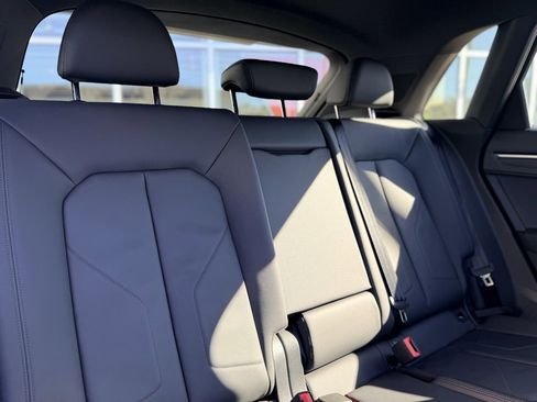 Certified 2024 Audi Q3 2.0T Premium image 19