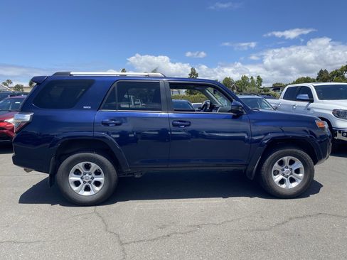 Used 2024 Toyota 4Runner SR5 AWD/4WD image 2
