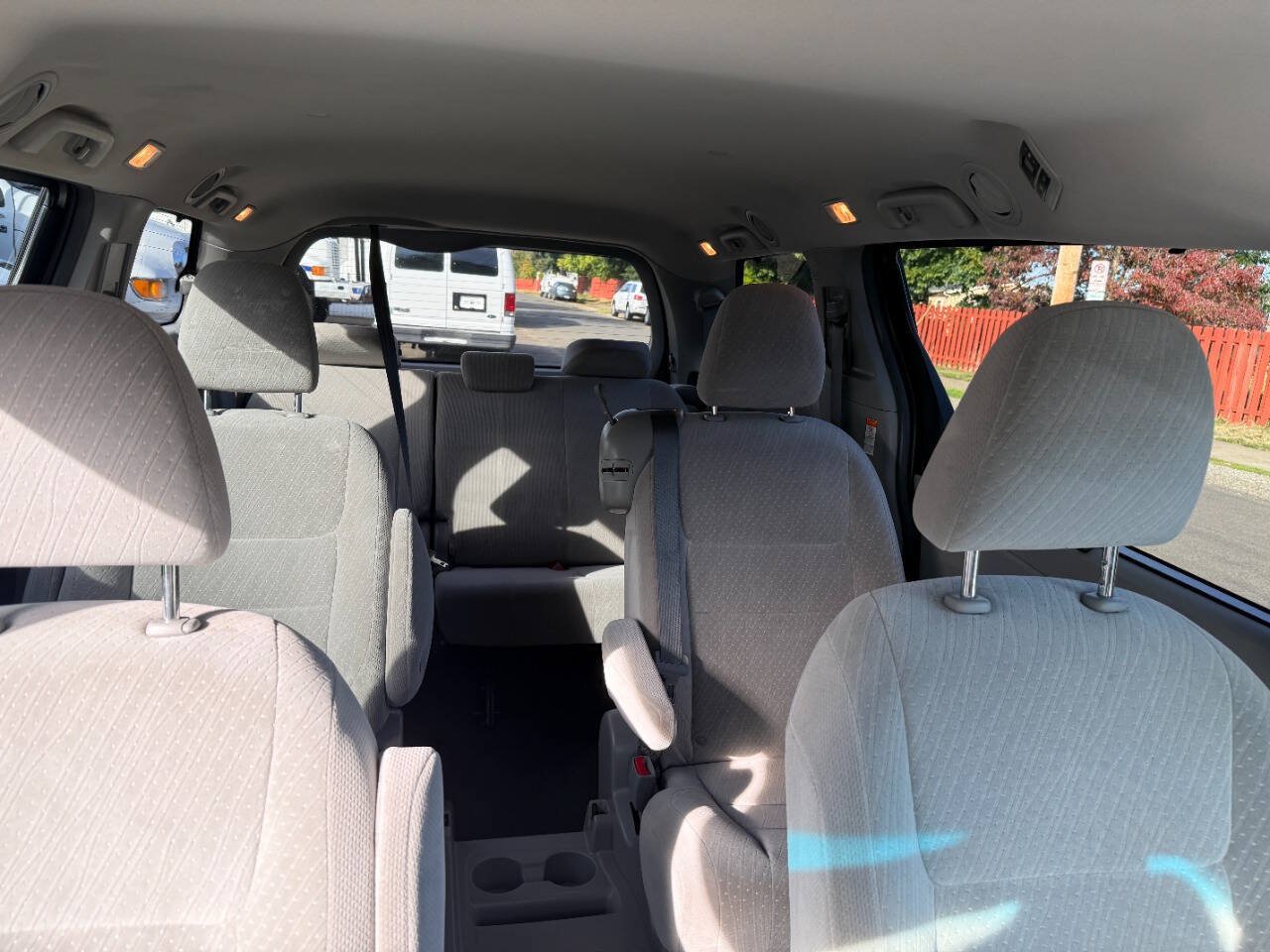 Used 2017 Toyota Sienna LE FWD image 15