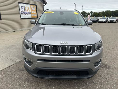 Used 2018 Jeep Compass Latitude w/ Popular Equipment Group AWD/4WD image 2