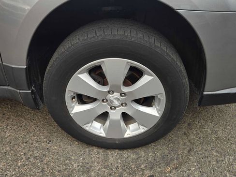 Used 2011 Subaru Outback 2.5i Premium AWD/4WD image 9