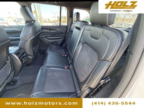 Used 2023 Jeep Grand Cherokee Altitude image 25