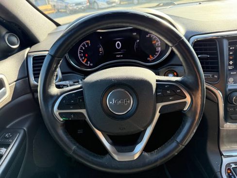 Used 2018 Jeep Grand Cherokee Altitude image 21