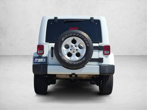 Used 2015 Jeep Wrangler Unlimited Sahara w/ Dual Top Group AWD/4WD image 7