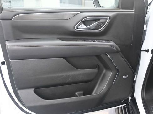 Used 2023 GMC Yukon AT4 AWD/4WD image 9