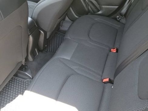 Used 2023 Jeep Renegade Latitude w/ Premium Group AWD/4WD image 12