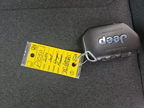 Used 2024 Jeep Wrangler Unlimited Rubicon AWD/4WD image 28