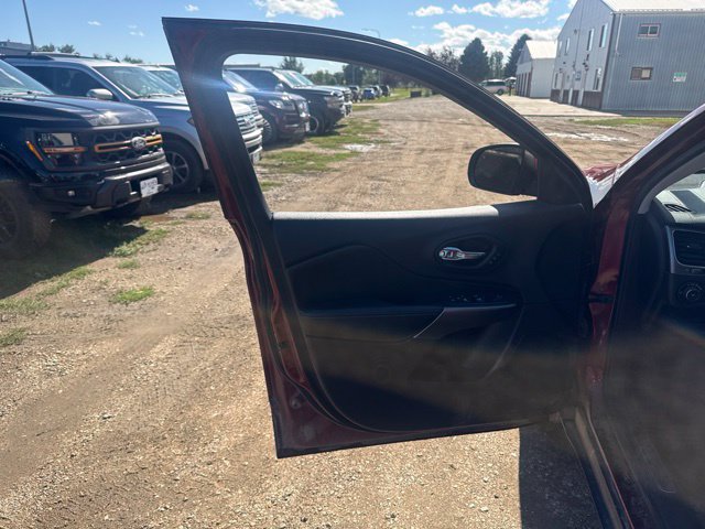 Used 2020 Jeep Cherokee Limited AWD/4WD image 19