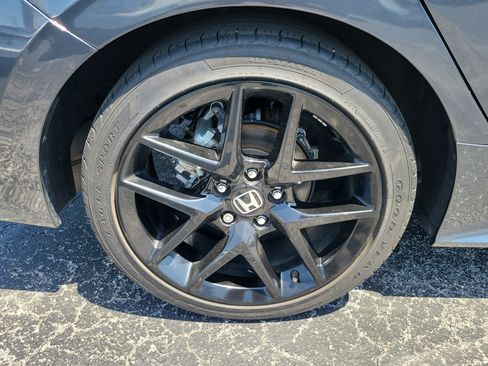 Used 2024 Honda Civic Sport image 7