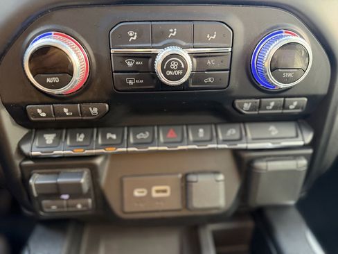 Used 2023 GMC Sierra 2500 Denali w/ Denali Ultimate Package image 15