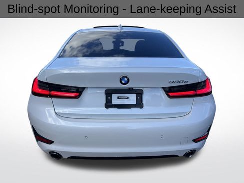 Used 2021 BMW 330e w/ Premium Package image 9