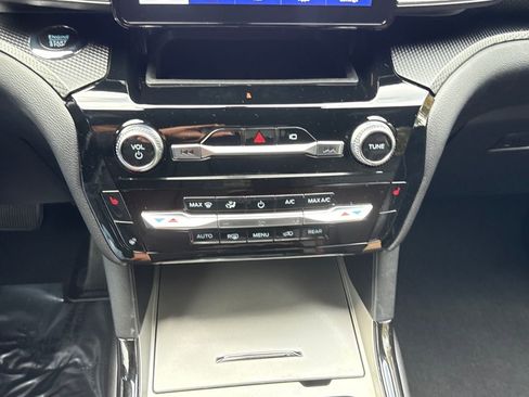 Used 2023 Ford Explorer ST-Line w/ Class IV Trailer Tow Package image 22