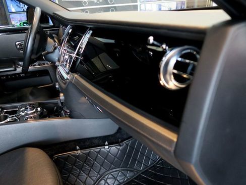 Used 2013 Rolls-Royce Ghost 4dr Sedan image 50