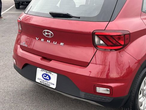 Used 2022 Hyundai Venue SE image 12
