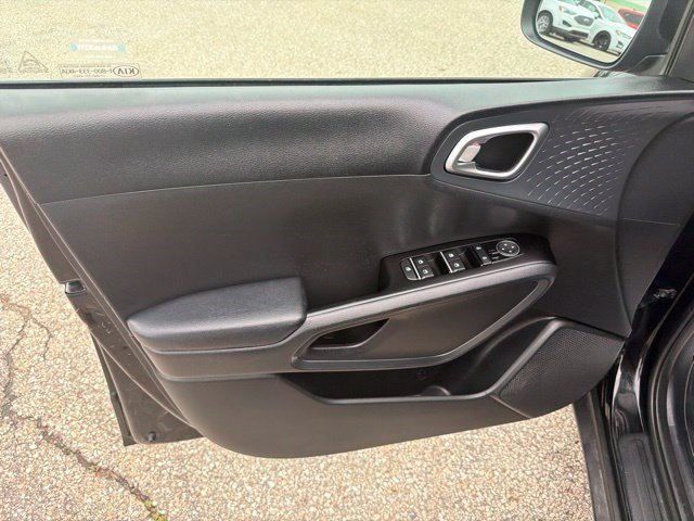 Used 2022 Kia Soul S FWD image 11