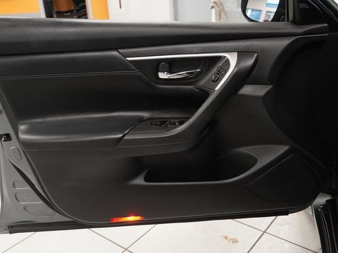 Used 2016 Nissan Altima 2.5 SL w/ 2.5 Technology w/LED Package image 17