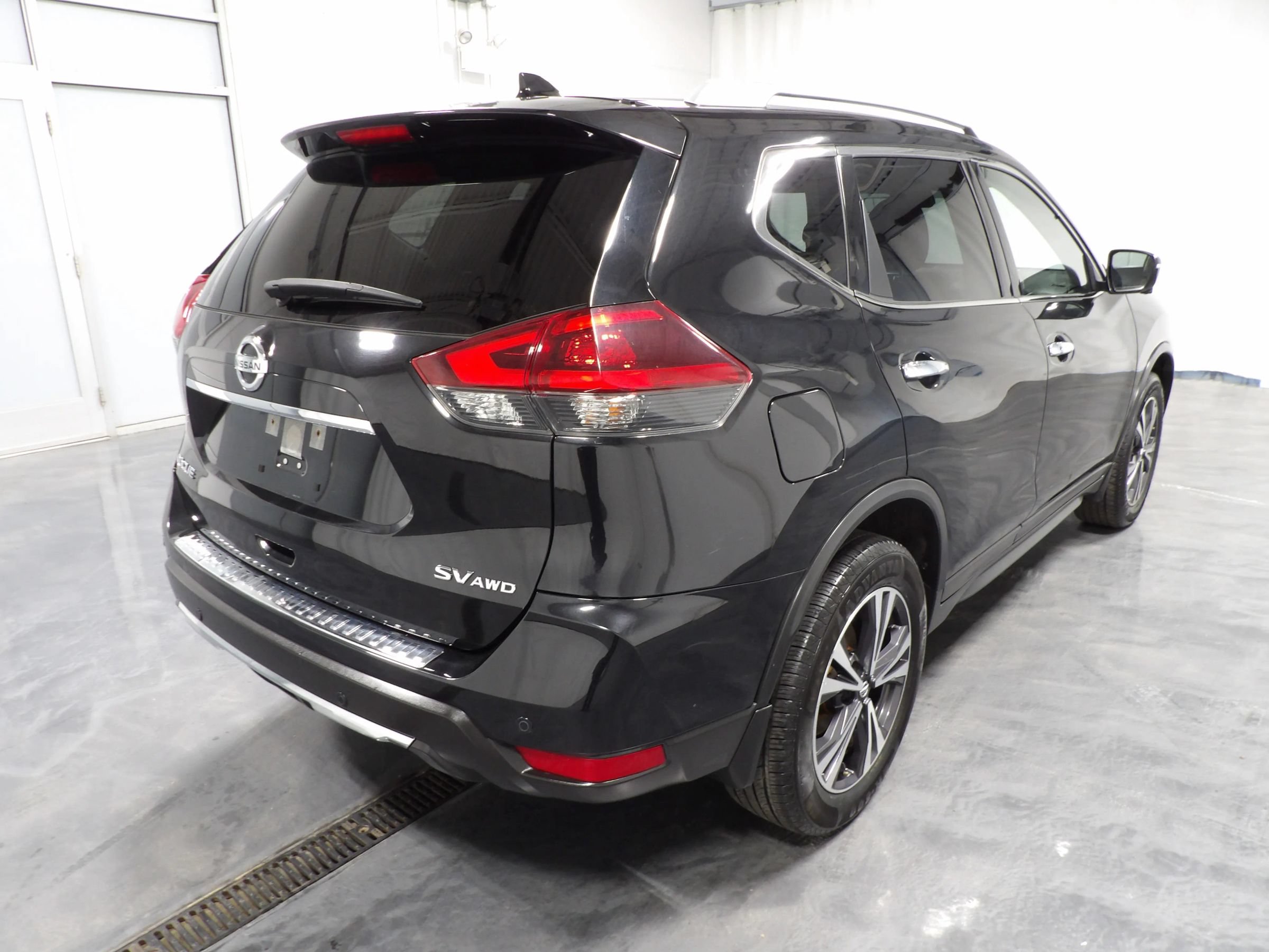 Used 2019 Nissan Rogue SV w/ Premium Package AWD/4WD image 5